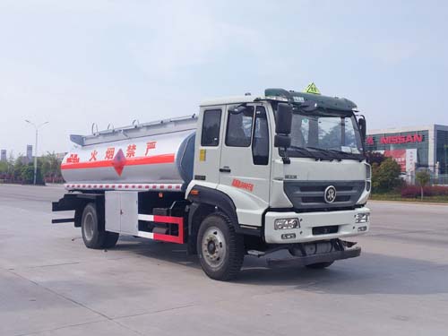 楚飛牌CLQ5160GYY5ZZ型運(yùn)油車(chē)